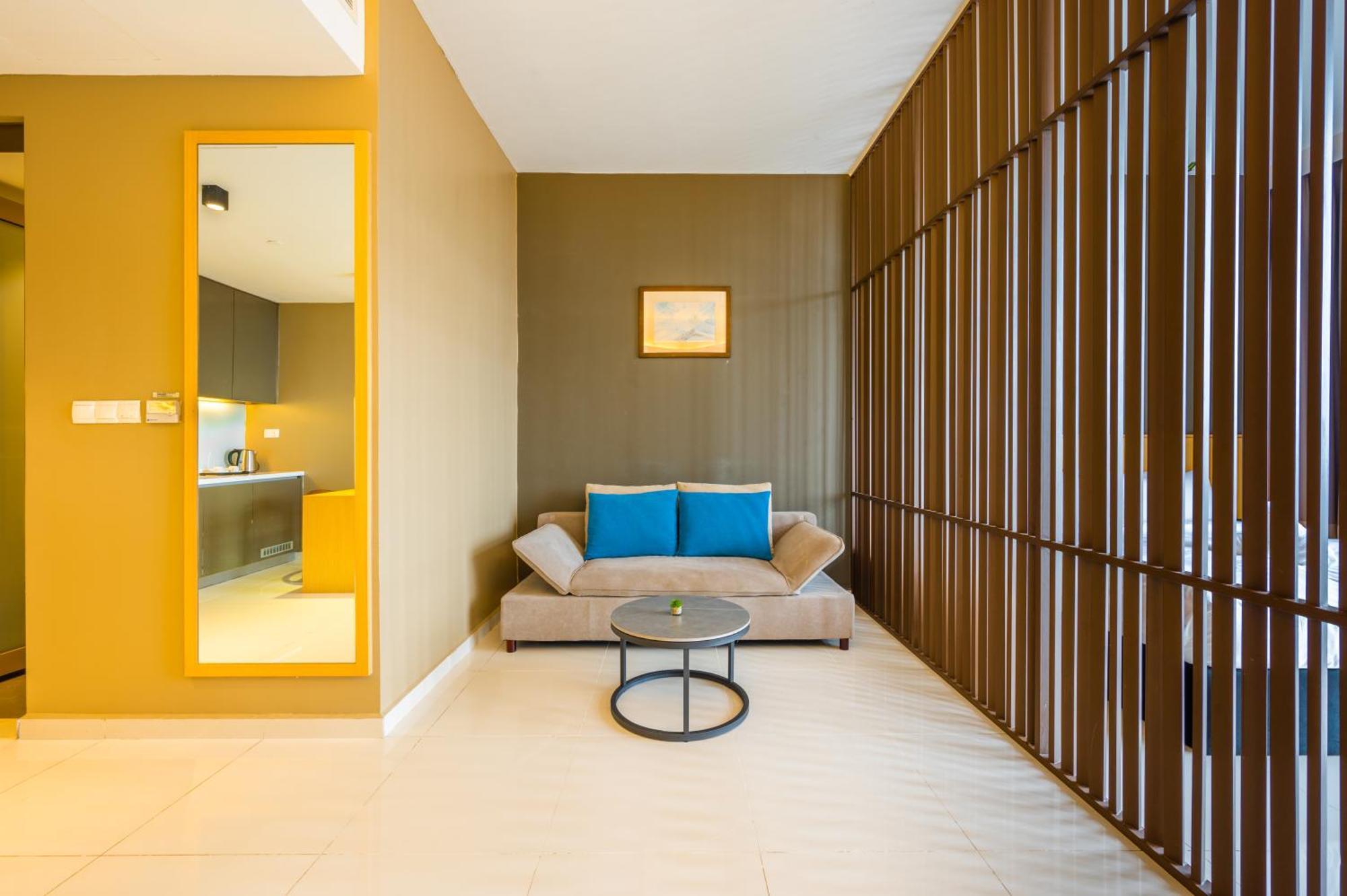 Greystone 99 * Malacca