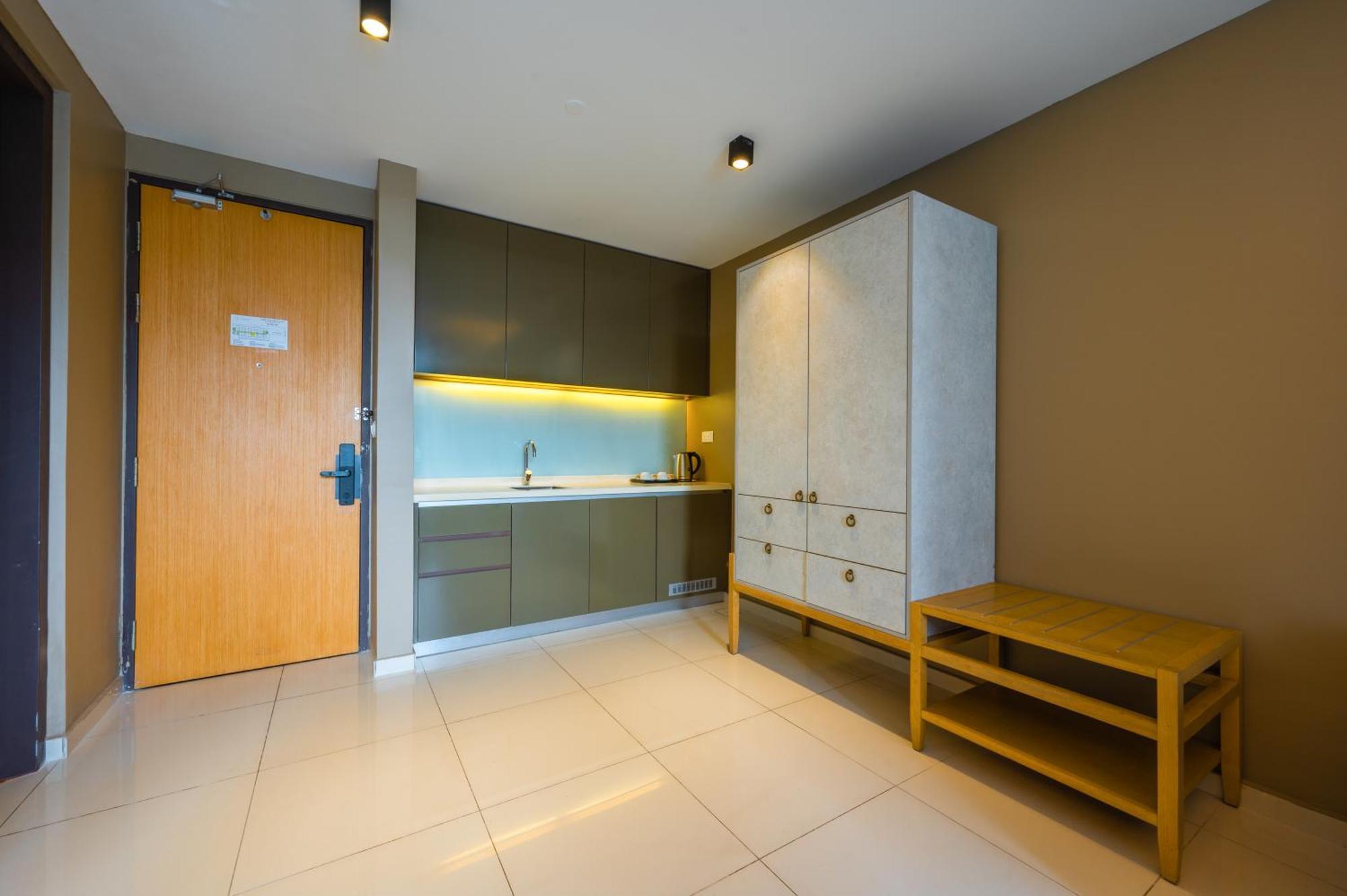 Greystone 99 * Malacca
